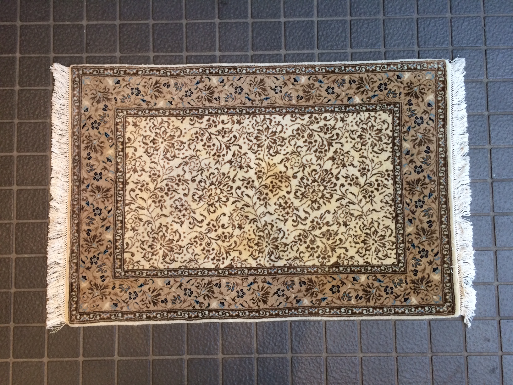 岡山県 M様 トルコ絨毯 絨毯クリーニング・染み取り | 実績紹介 | 絨毯クリーニングのペルシャンギャラリー